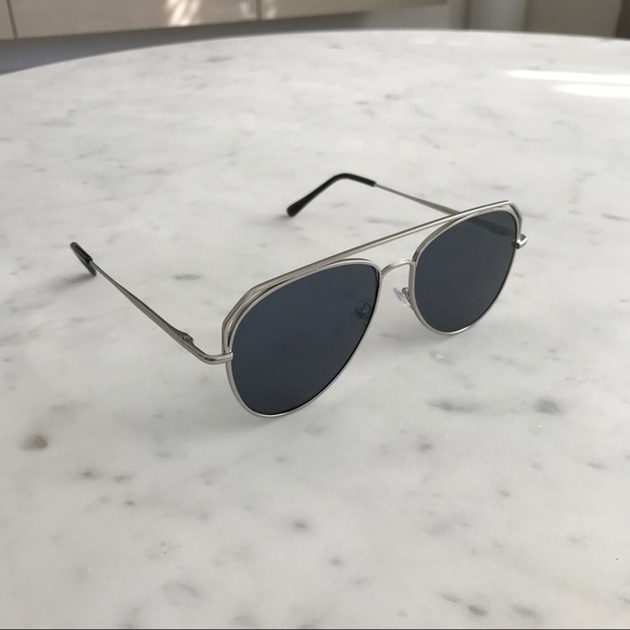 Black Aviator Sunglasses with Silver Metal Frames - Picture 7 of 7